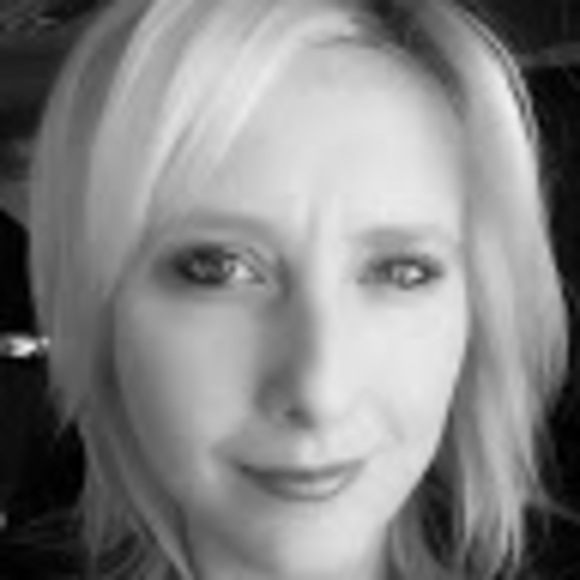 Meet your Posher, Treena - Picture 1 of 1